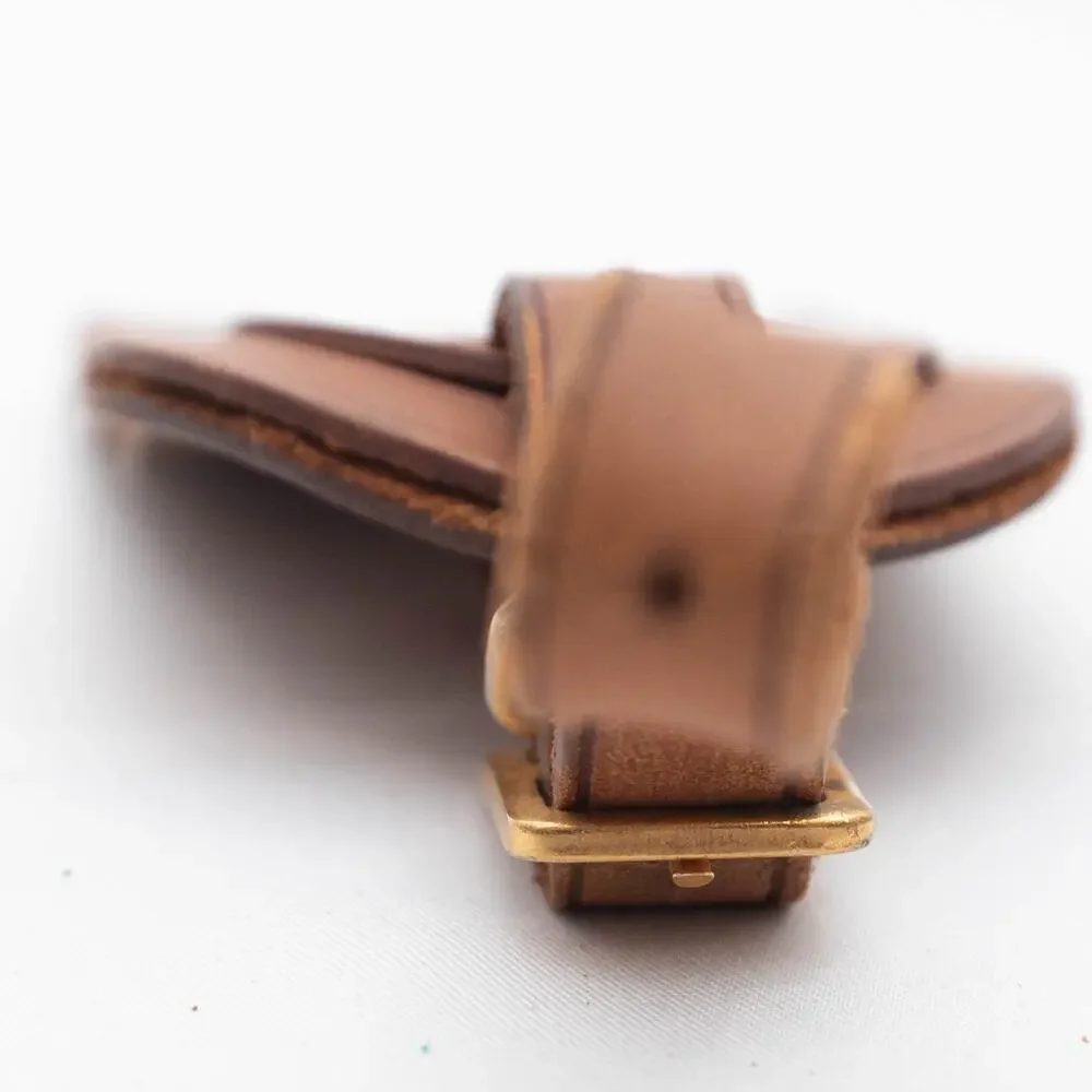 Louis Vuitton features size